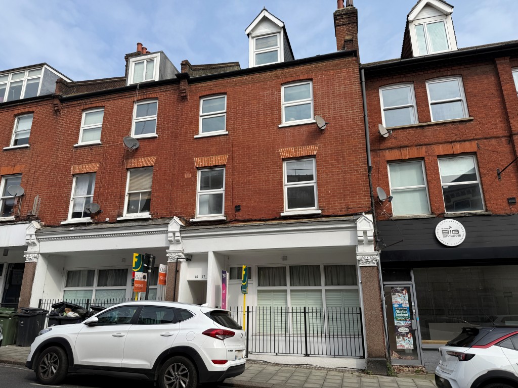 Lot: 196 - TWO-BEDROOM BALCONY FLAT IN CENTRAL LOCATION - View of property from Shrubbery Road
